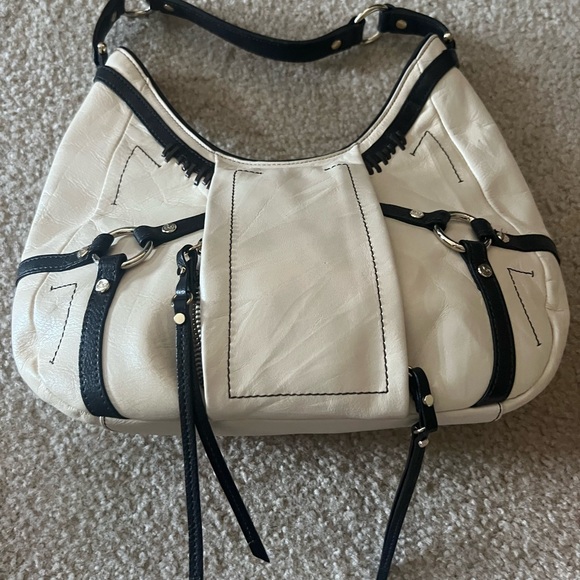 Tre Vero Black and Cream Shoulder Bag - Picture 2 of 2